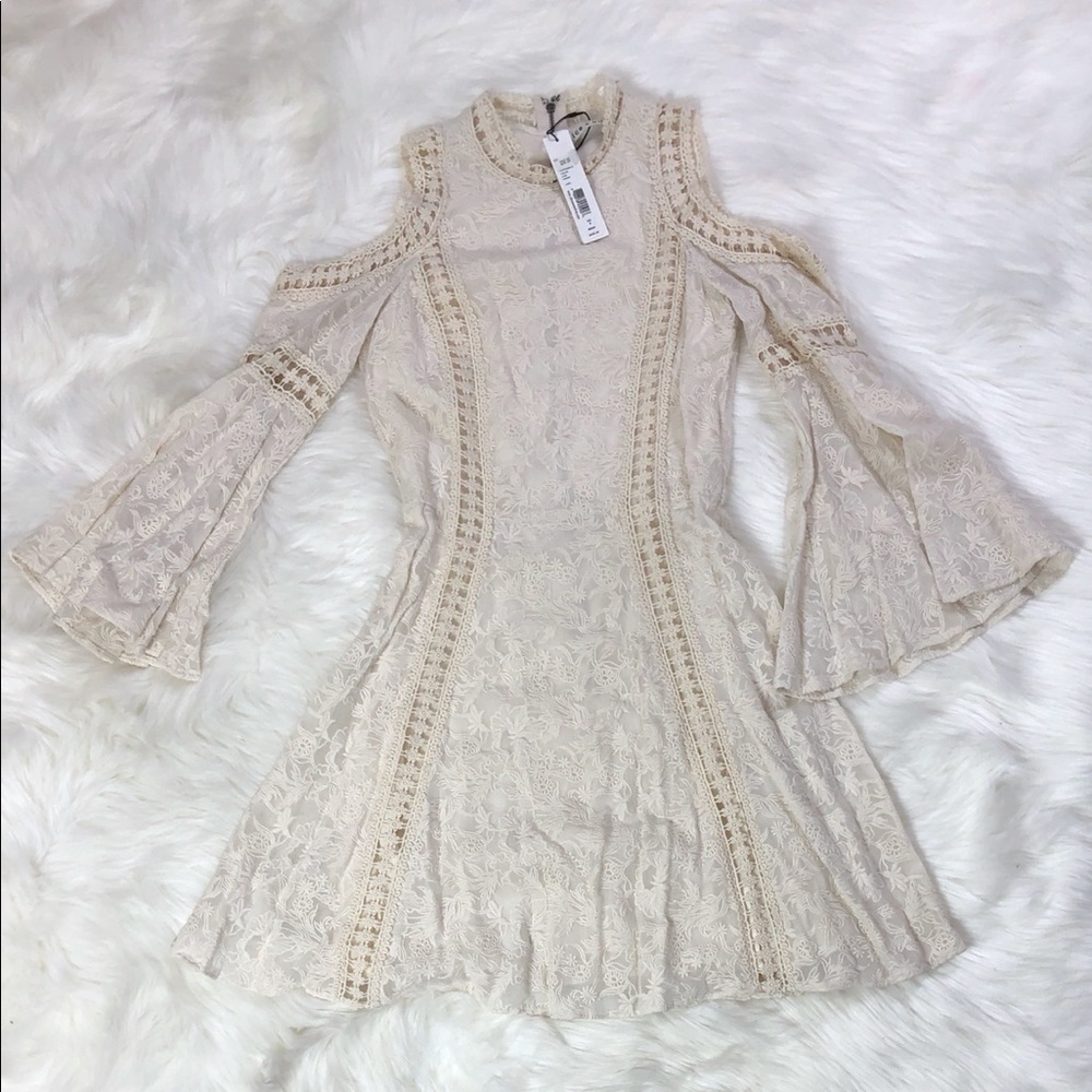 Alice + Olivia Enya Cold Shoulder Lace Dress - Picture 4 of 7